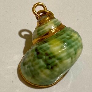 Seashell with gold edges